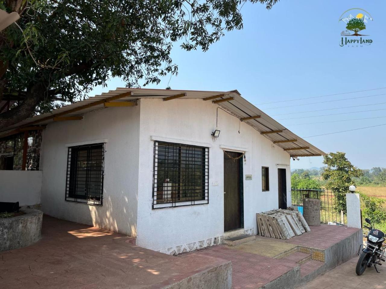 Hotel Happy Land Farm Karjat Esterno foto