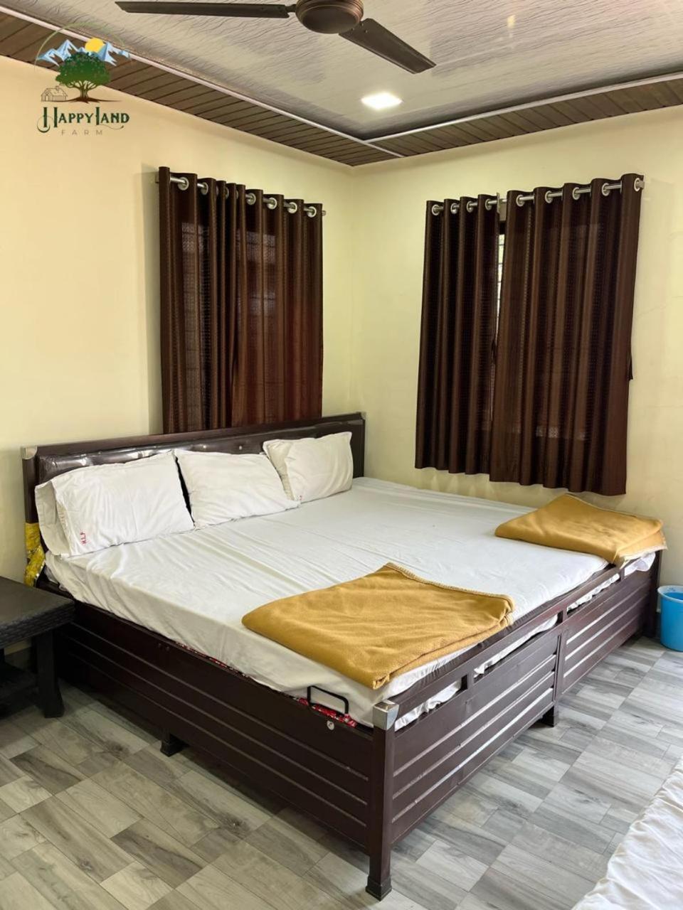 Hotel Happy Land Farm Karjat Esterno foto