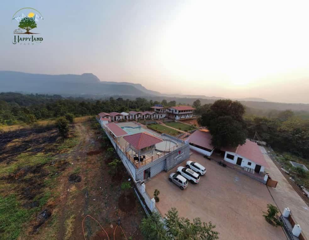 Hotel Happy Land Farm Karjat Esterno foto