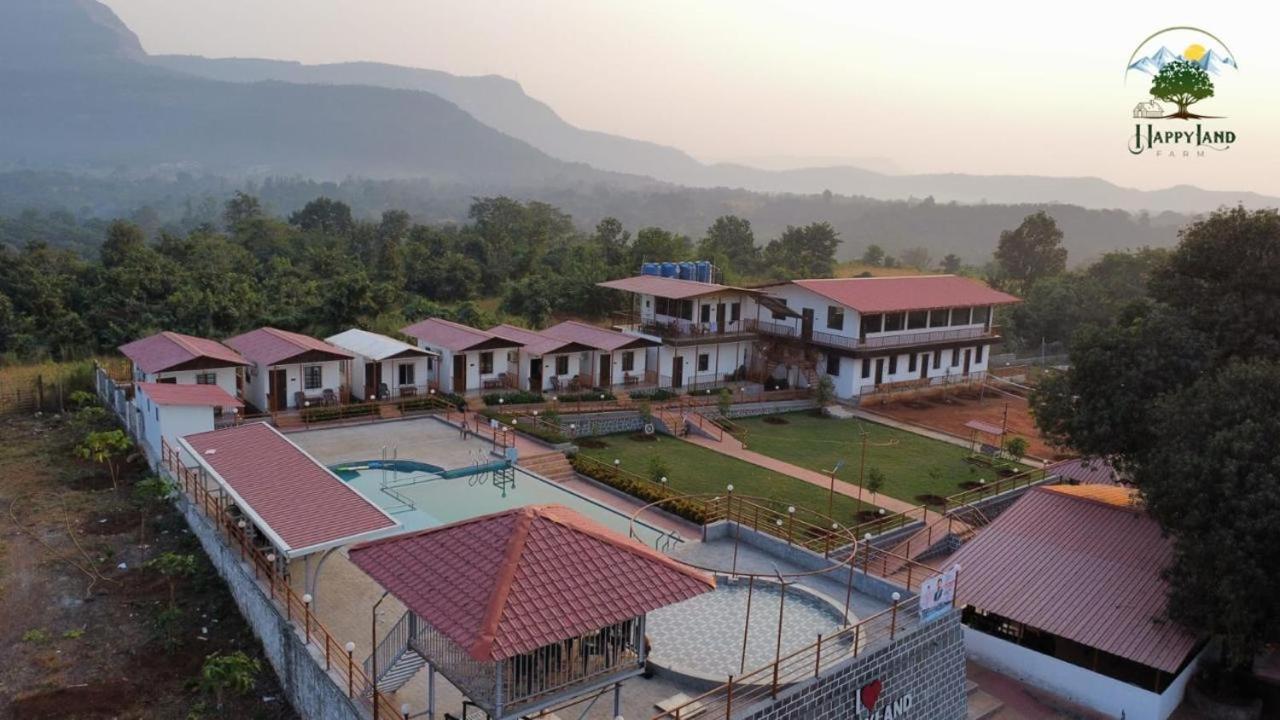 Hotel Happy Land Farm Karjat Esterno foto